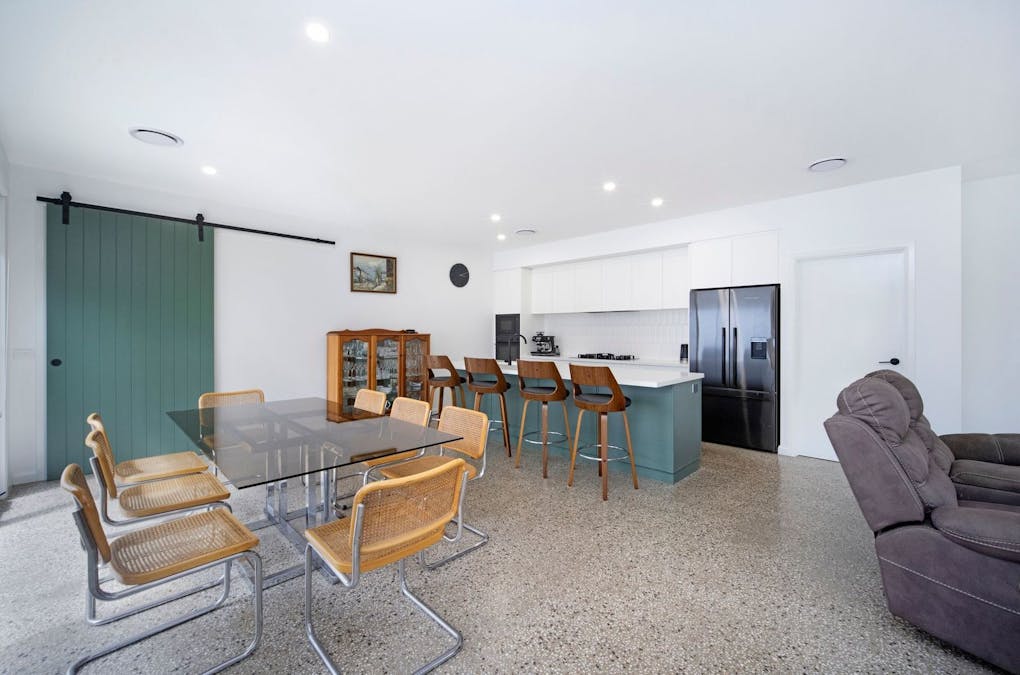5 Dinwoodie Street, Hamilton, VIC, 3300 - Image 5