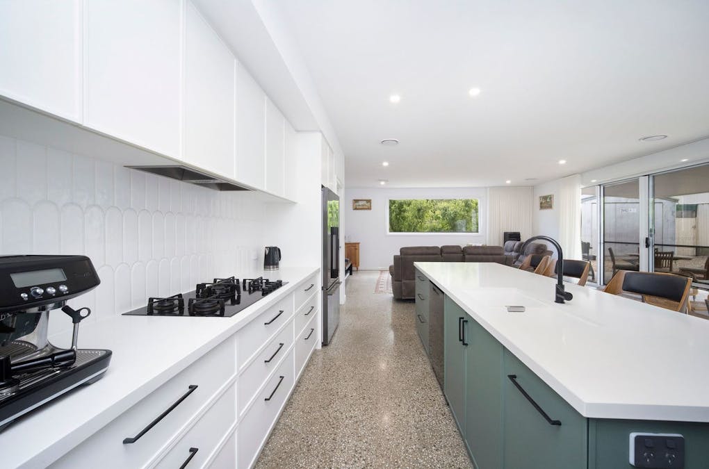 5 Dinwoodie Street, Hamilton, VIC, 3300 - Image 3