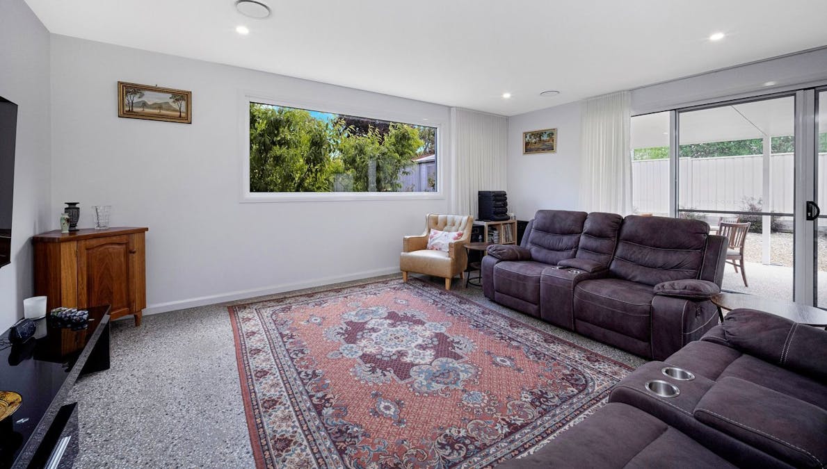 5 Dinwoodie Street, Hamilton, VIC, 3300 - Image 8