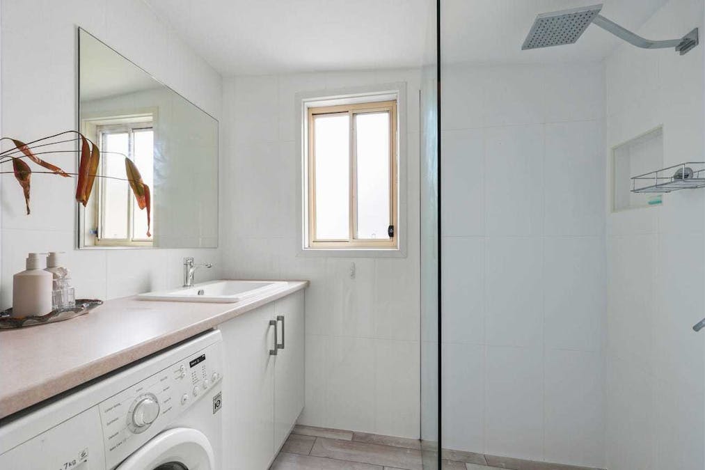 11 Bond Avenue, Victor Harbor, SA, 5211 - Image 7