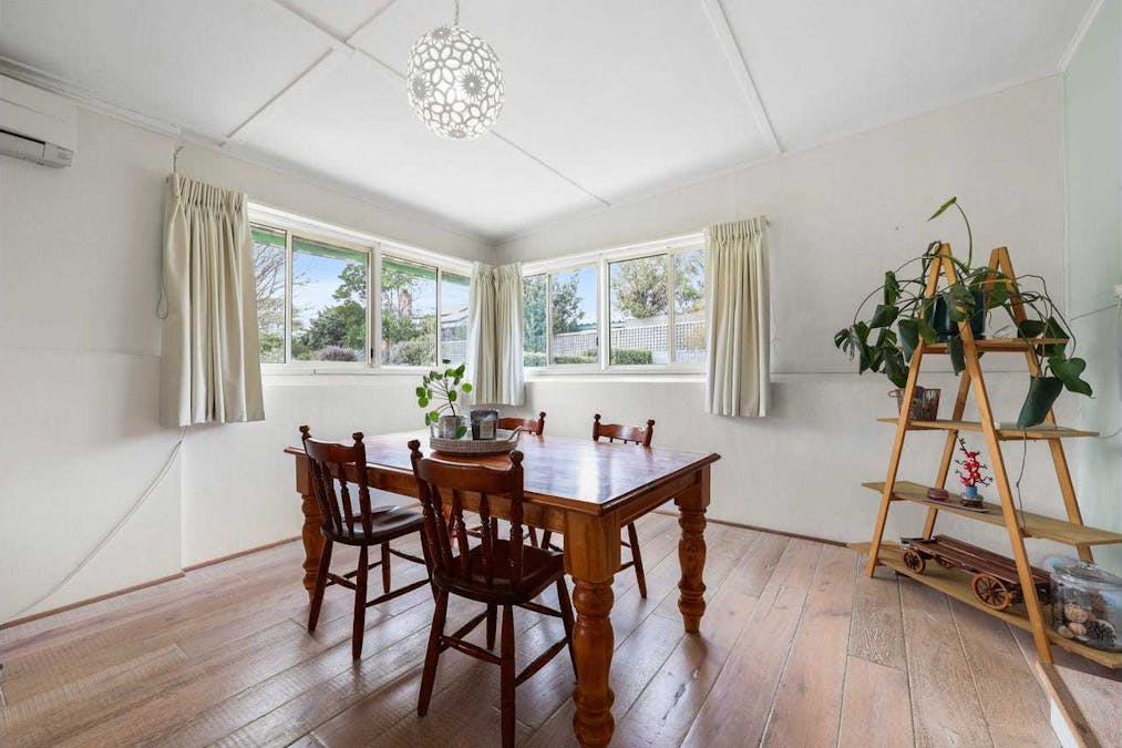 11 Bond Avenue, Victor Harbor, SA, 5211 - Image 4