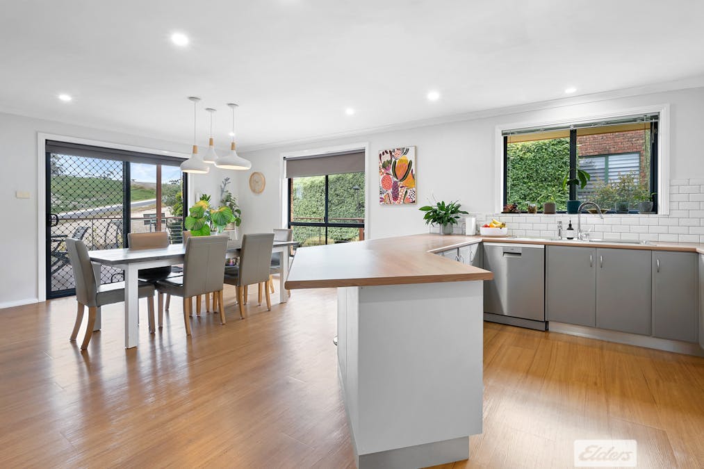 11 Heather Crescent, Park Grove, TAS, 7320 - Image 4