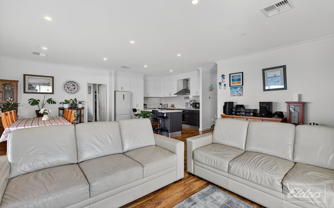 17 Elanora Crescent, Cape Jervis, SA, 5204 - Image 8