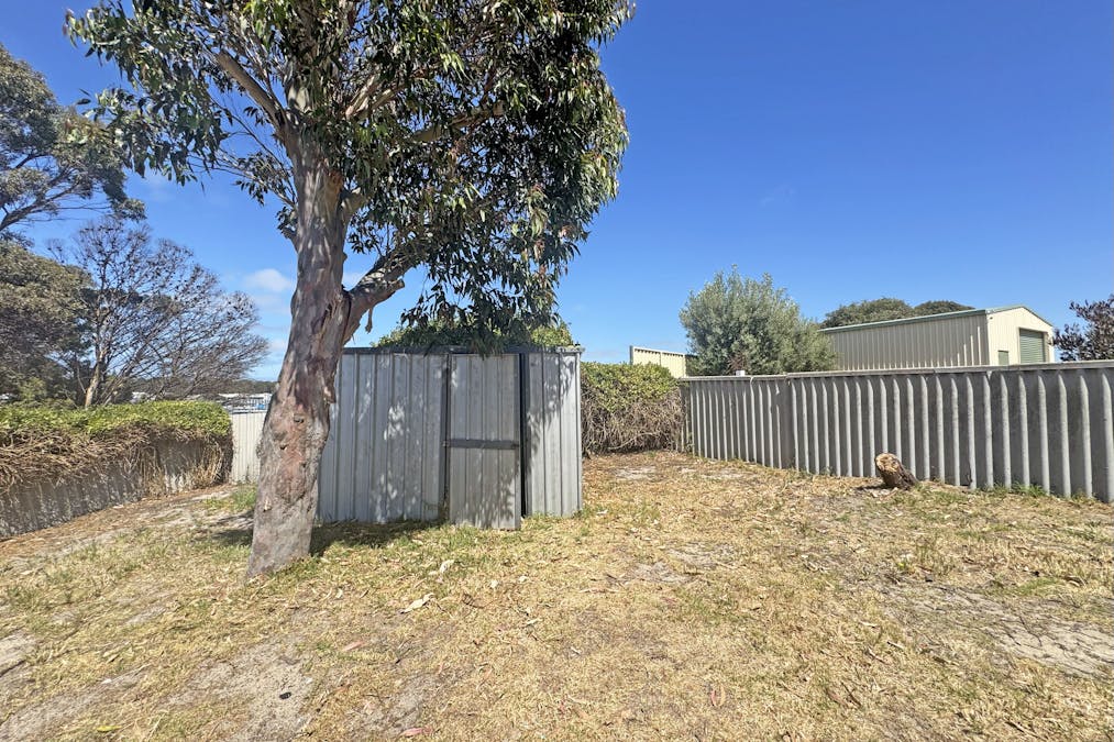 9 Magnolia Crescent, Castletown, WA, 6450 - Image 12