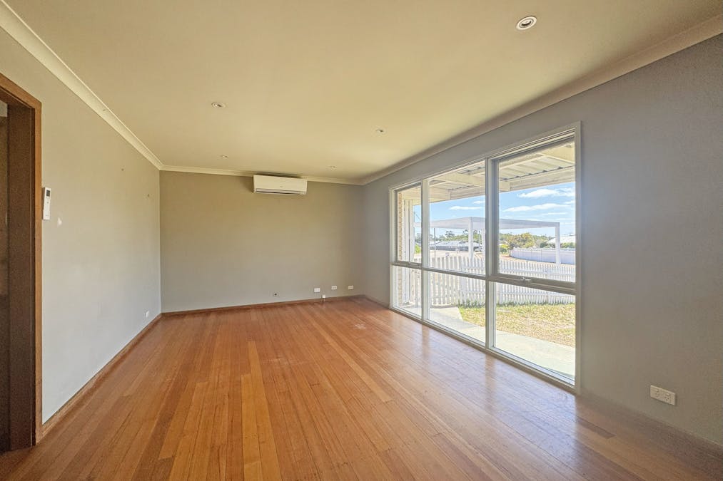 9 Magnolia Crescent, Castletown, WA, 6450 - Image 2