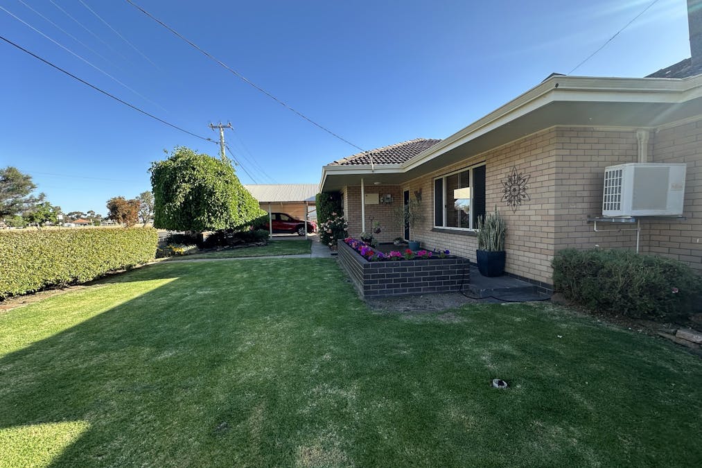 7 Andrews Place, Katanning, WA, 6317 - Image 2