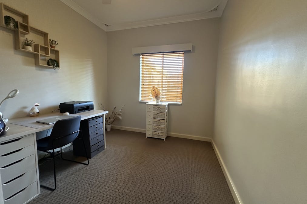 7 Andrews Place, Katanning, WA, 6317 - Image 11