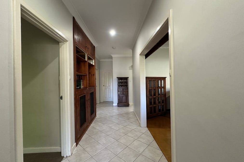 7 Andrews Place, Katanning, WA, 6317 - Image 13