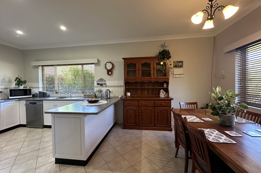 7 Andrews Place, Katanning, WA, 6317 - Image 7