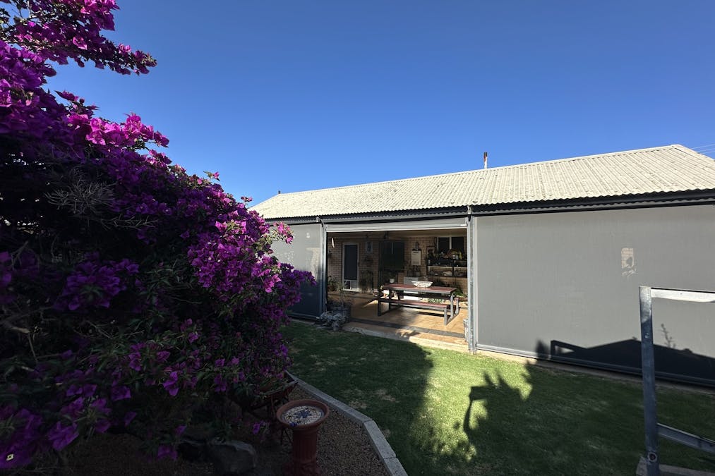 7 Andrews Place, Katanning, WA, 6317 - Image 21