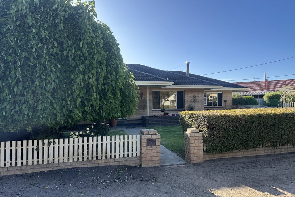7 Andrews Place, Katanning, WA, 6317 - Image 1