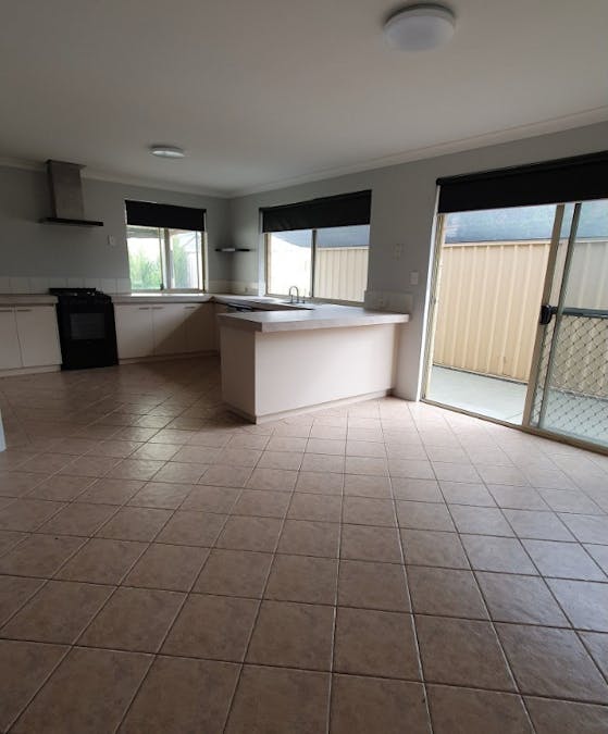 10 Wagtail Brace, Eaton, WA, 6232 - Image 2