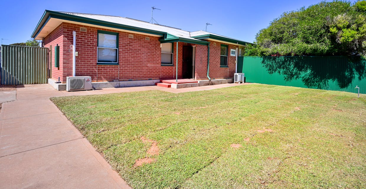8 Taylor Street, Whyalla Stuart, SA, 5608 - Image 1