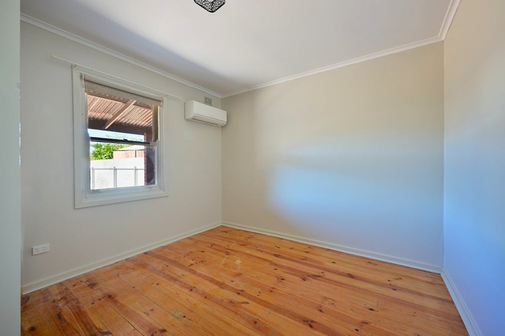 8 Taylor Street, Whyalla Stuart, SA, 5608 - Image 6