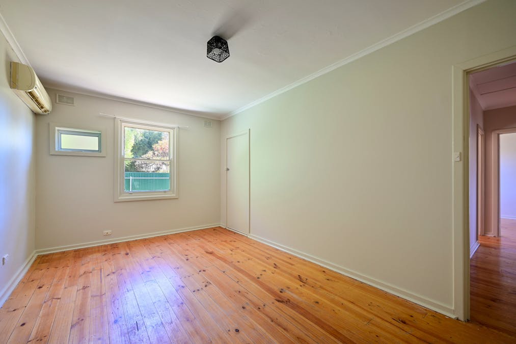 8 Taylor Street, Whyalla Stuart, SA, 5608 - Image 3