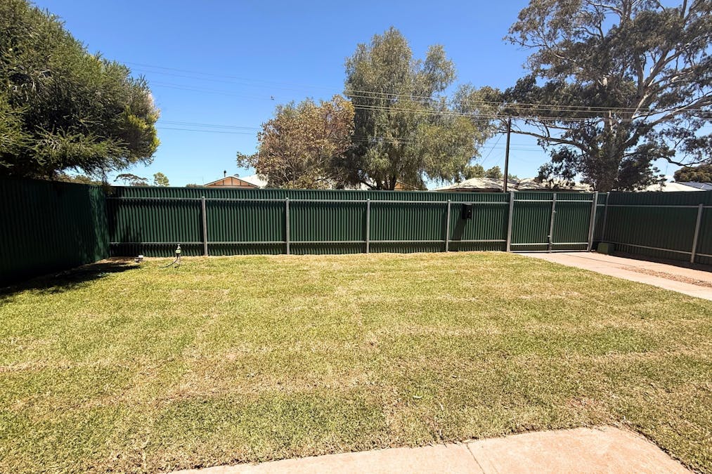 8 Taylor Street, Whyalla Stuart, SA, 5608 - Image 3