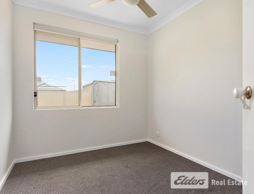 35 Mornington Boulevard, Waikiki, WA, 6169 - Image 13