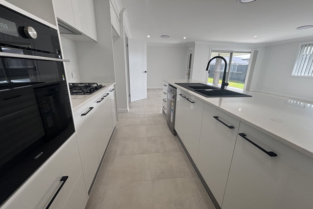 24 Tide Crescent, Dubbo, NSW, 2830 - Image 13