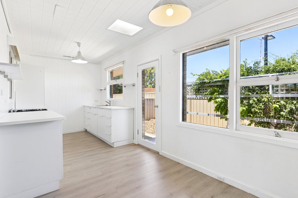 19 Leo Place, Rockingham, WA, 6168 - Image 11