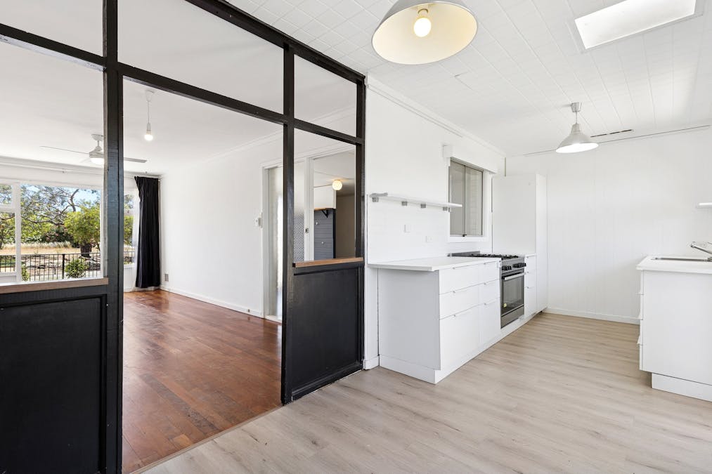 19 Leo Place, Rockingham, WA, 6168 - Image 9