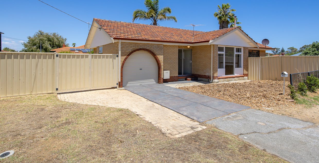 19 Leo Place, Rockingham, WA, 6168 - Image 2