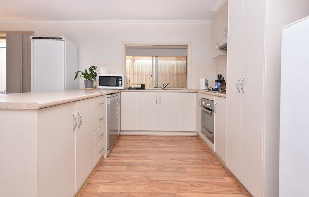 11 Foote Place, Whyalla Stuart, SA, 5608 - Image 2