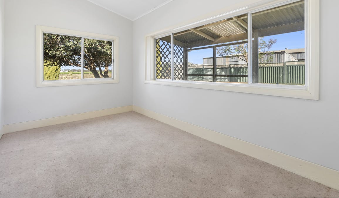 11 Benlow Road, Waikerie, SA, 5330 - Image 14