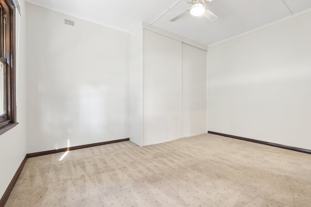 11 Benlow Road, Waikerie, SA, 5330 - Image 12