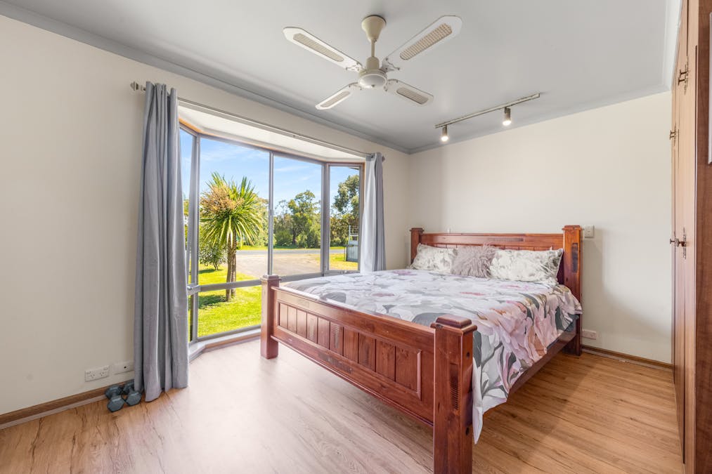 374 Williams Road, Millicent, SA, 5280 - Image 11