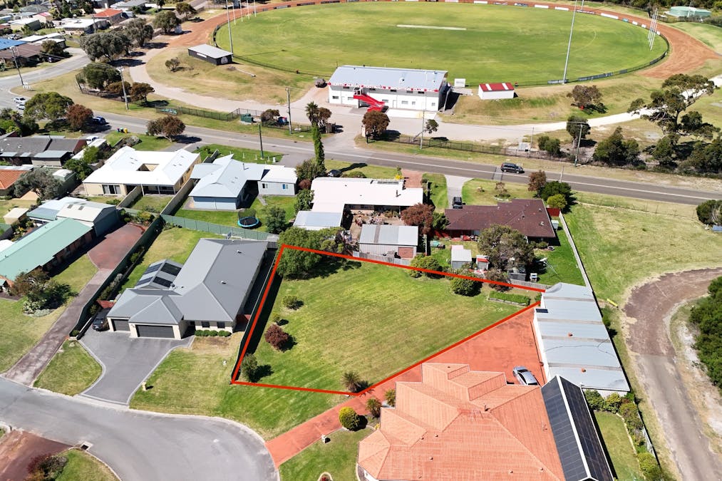 6 Ardross Crescent, Collingwood Park, WA, 6330 - Image 2
