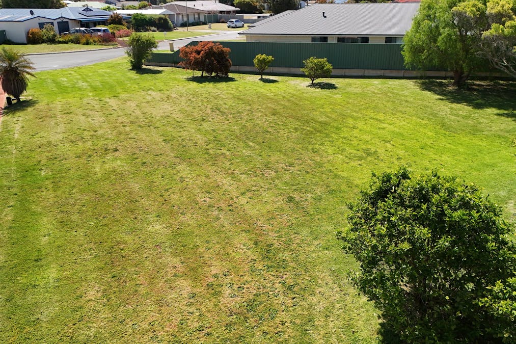 6 Ardross Crescent, Collingwood Park, WA, 6330 - Image 7