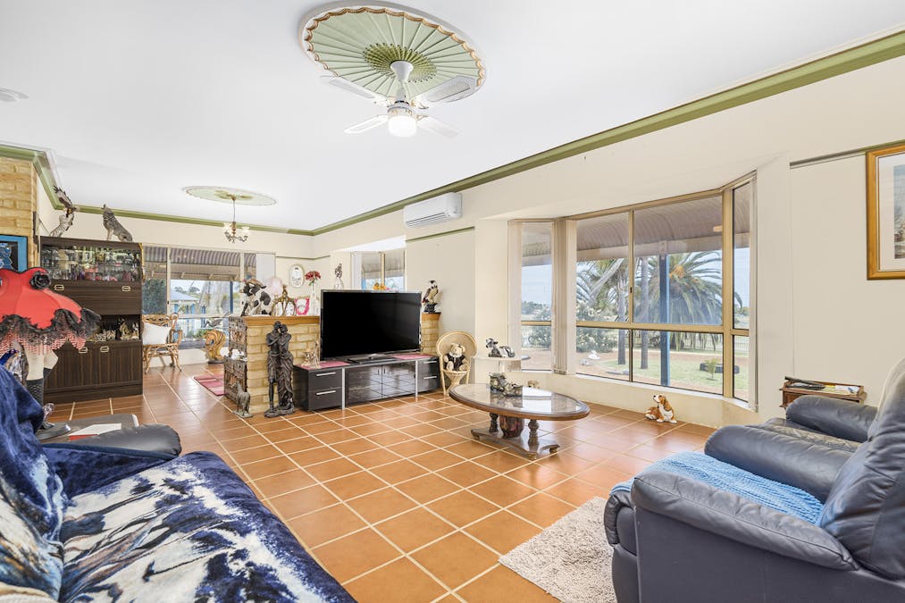 350 David Road, Waggrakine, WA, 6530 - Image 13