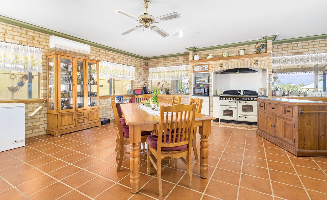 350 David Road, Waggrakine, WA, 6530 - Image 8