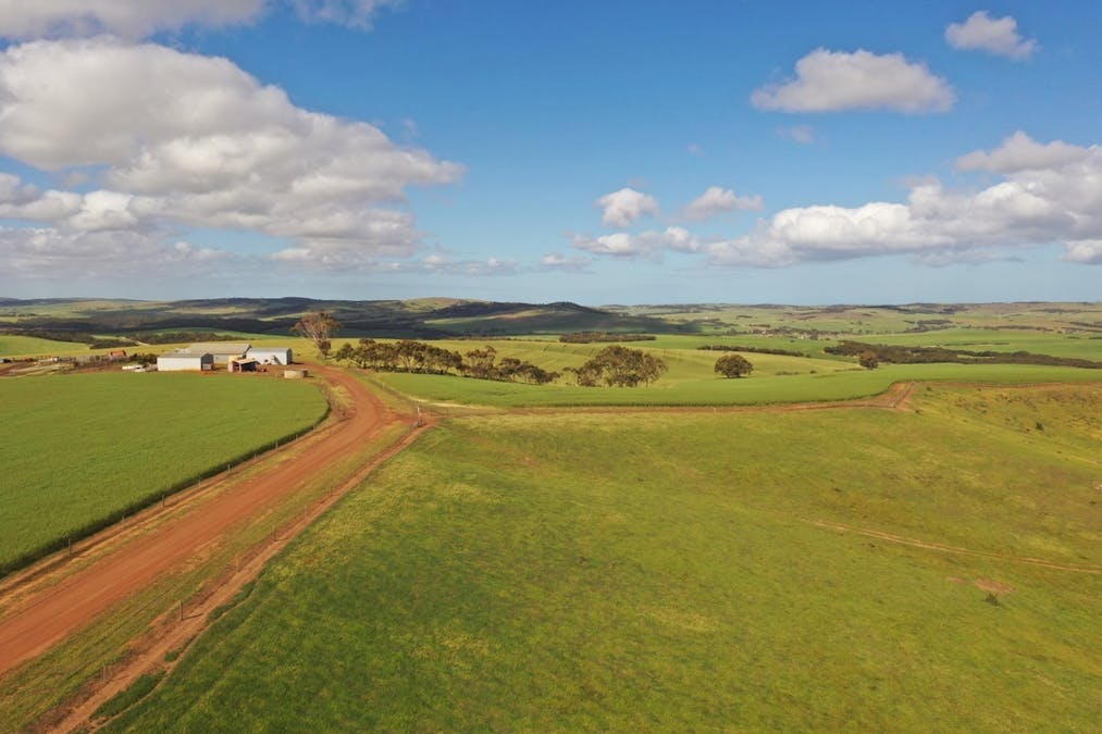 251 Reservoir Drive, Whites Flat, SA, 5607 - Image 2