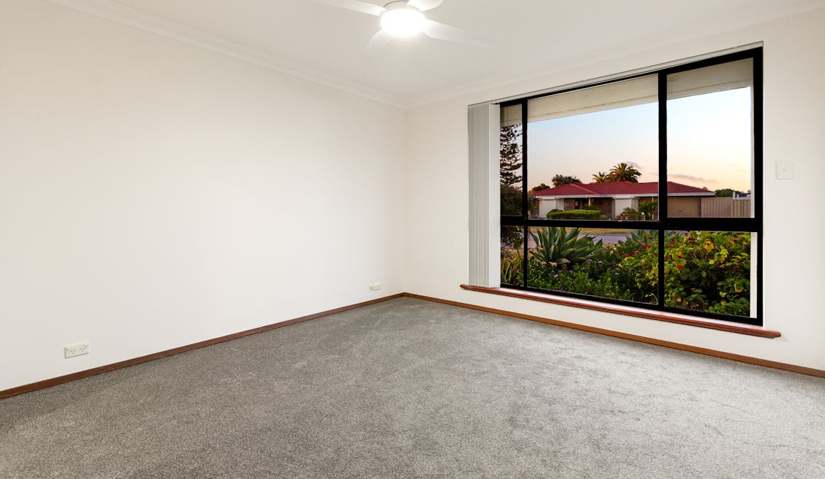 6 Caribbean Drive, Safety Bay, WA, 6169 - Image 11