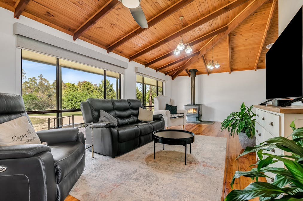 2 Fennelly Drive, Pyalong, VIC, 3521 - Image 3