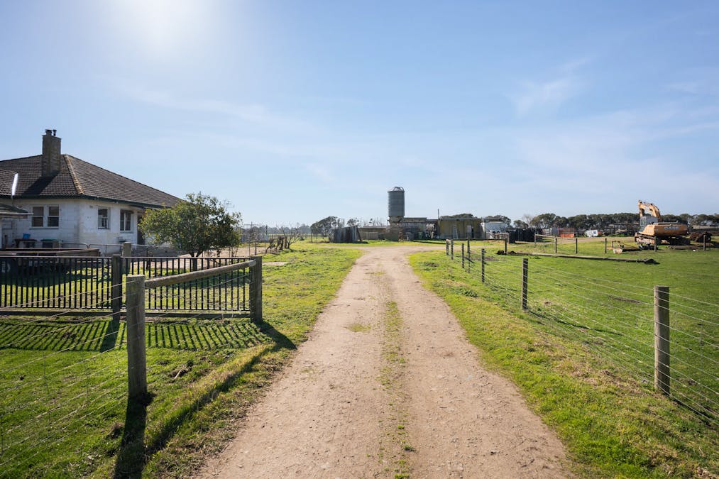 220 Five Mile Road, Koo Wee Rup North, VIC, 3981 - Image 4