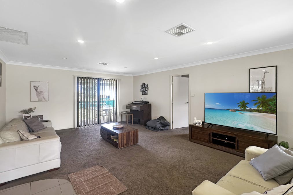 15 James Place, Cobar, NSW, 2835 - Image 2