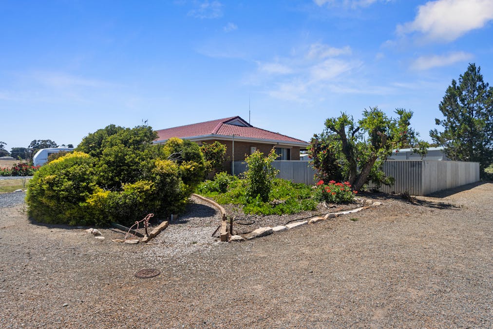 11 Cronin Street, Jamestown, SA, 5491 - Image 20