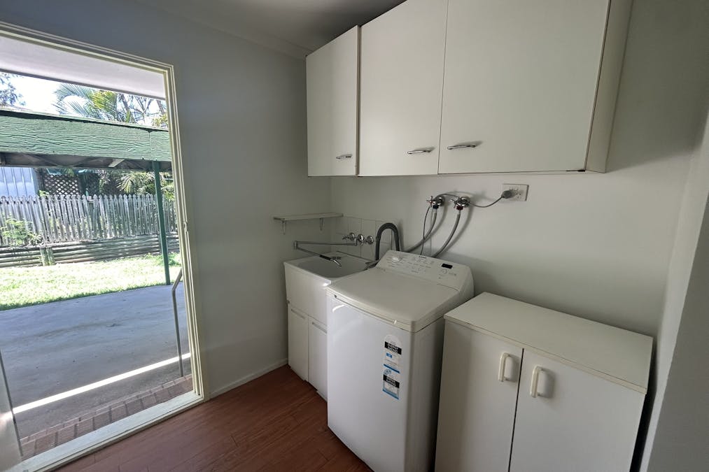 10 Ferguson Crescent, West Gladstone, QLD, 4680 - Image 8