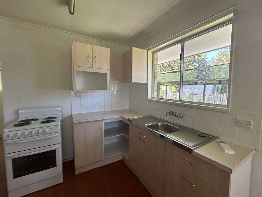 10 Ferguson Crescent, West Gladstone, QLD, 4680 - Image 3