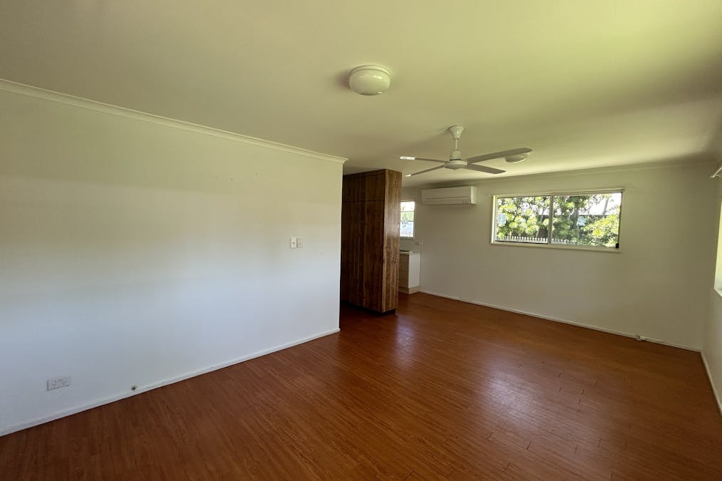 10 Ferguson Crescent, West Gladstone, QLD, 4680 - Image 6