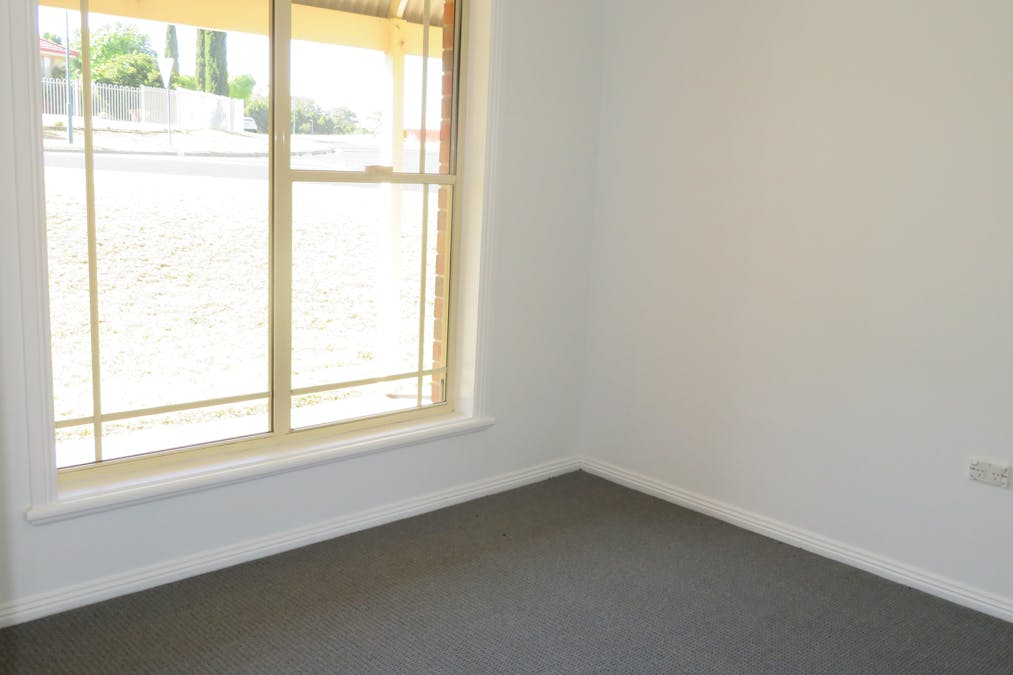 2 Emerald Drive, Kelso, NSW, 2795 - Image 12