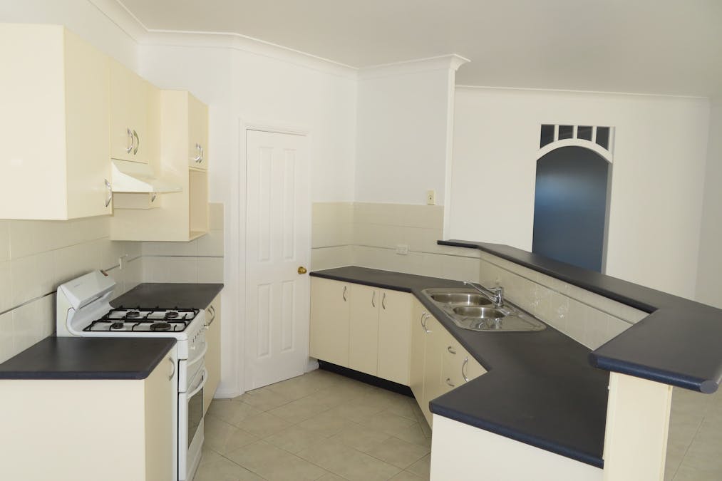 2 Emerald Drive, Kelso, NSW, 2795 - Image 6