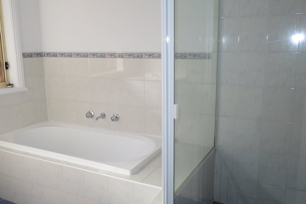 2 Emerald Drive, Kelso, NSW, 2795 - Image 13