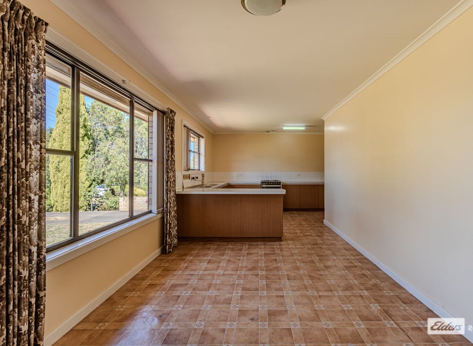 23 Aitchison Avenue, Naracoorte, SA, 5271 - Image 2