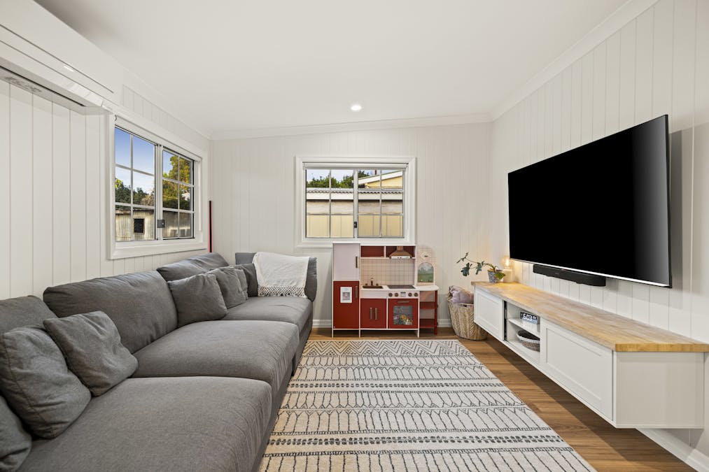 15 McCook Street, South Toowoomba, QLD, 4350 - Image 10