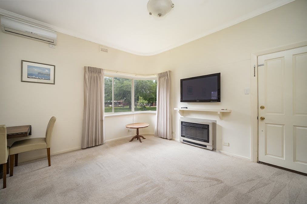 17 Alexandra Parade, Hamilton, VIC, 3300 - Image 3