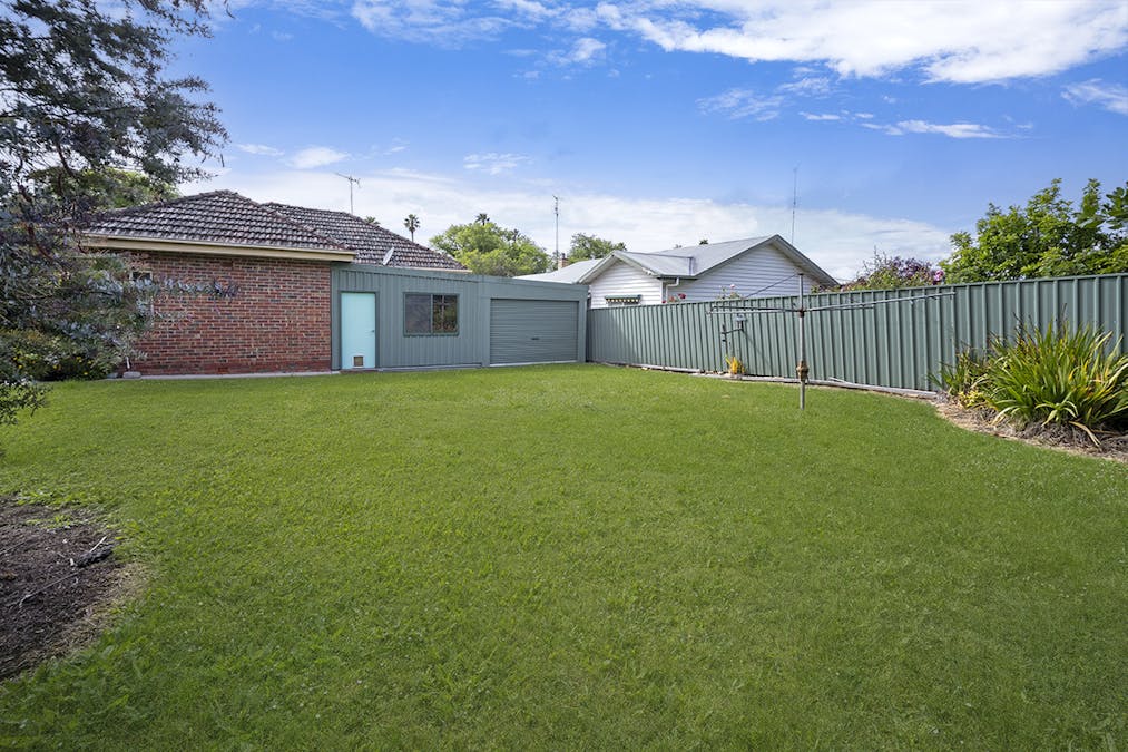 17 Alexandra Parade, Hamilton, VIC, 3300 - Image 9
