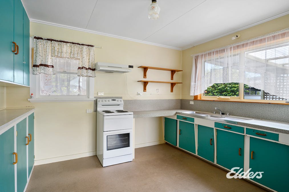 8 Emmett Street, Smithton, TAS, 7330 - Image 6